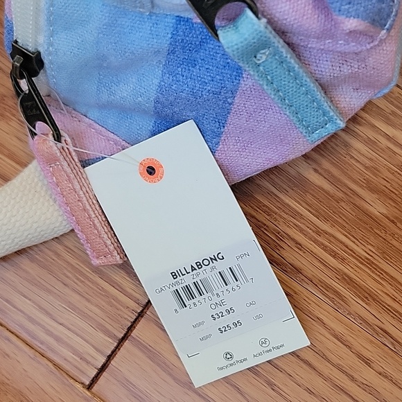 NWT Billabong hip pack - Picture 2 of 2